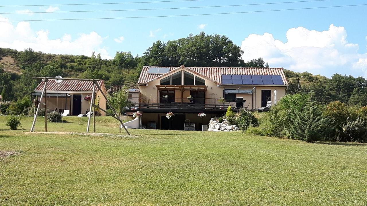 Bed and Breakfast Le Petit Nid Douillet Trescléoux Zewnętrze zdjęcie